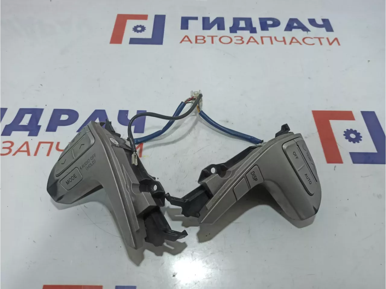 Блок кнопок Toyota Camry (XV40) 84250-33010. Мультируль.Потертости.